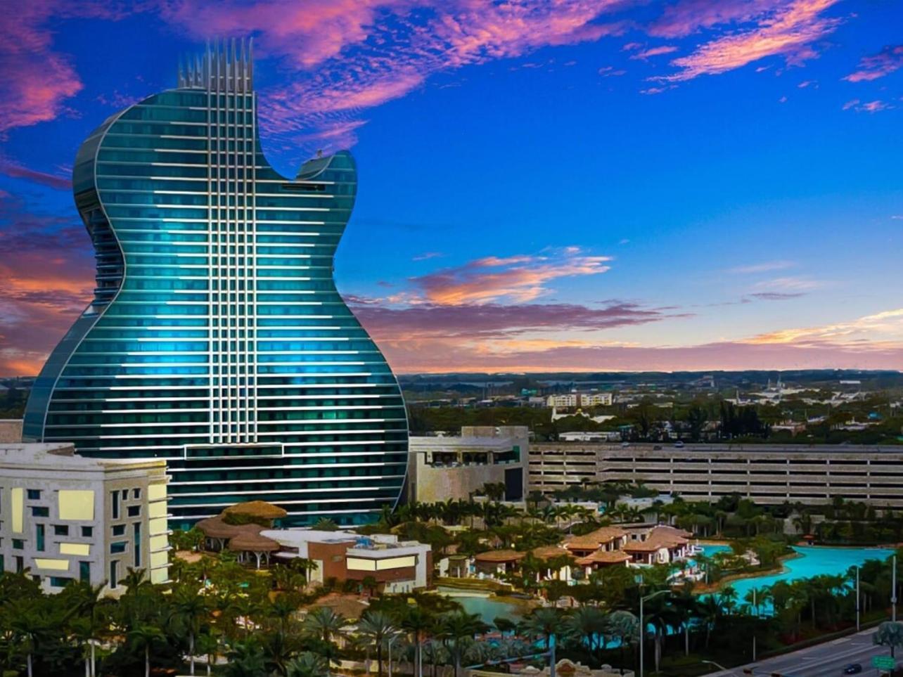 New Stylish 2 Bdrm Mins To Beach & Aventura Mall ハランデール・ビーチ エクステリア 写真